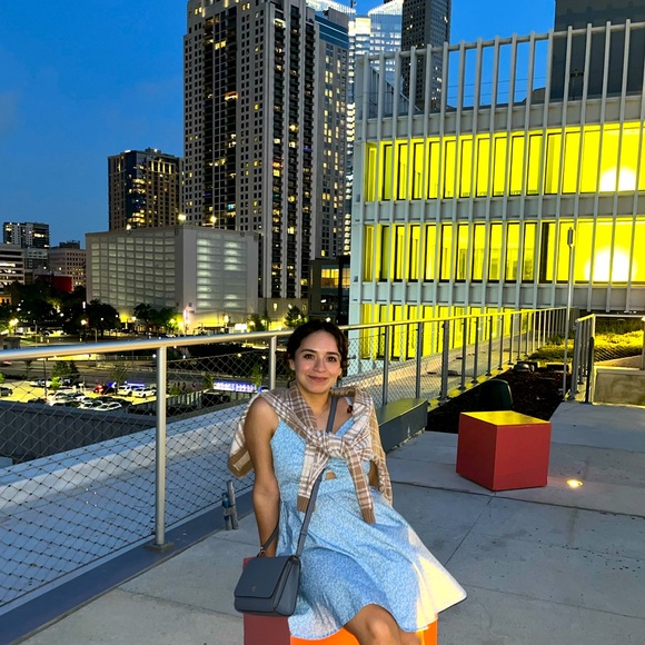 Meet your Posher, Anna - Picture 1 of 1